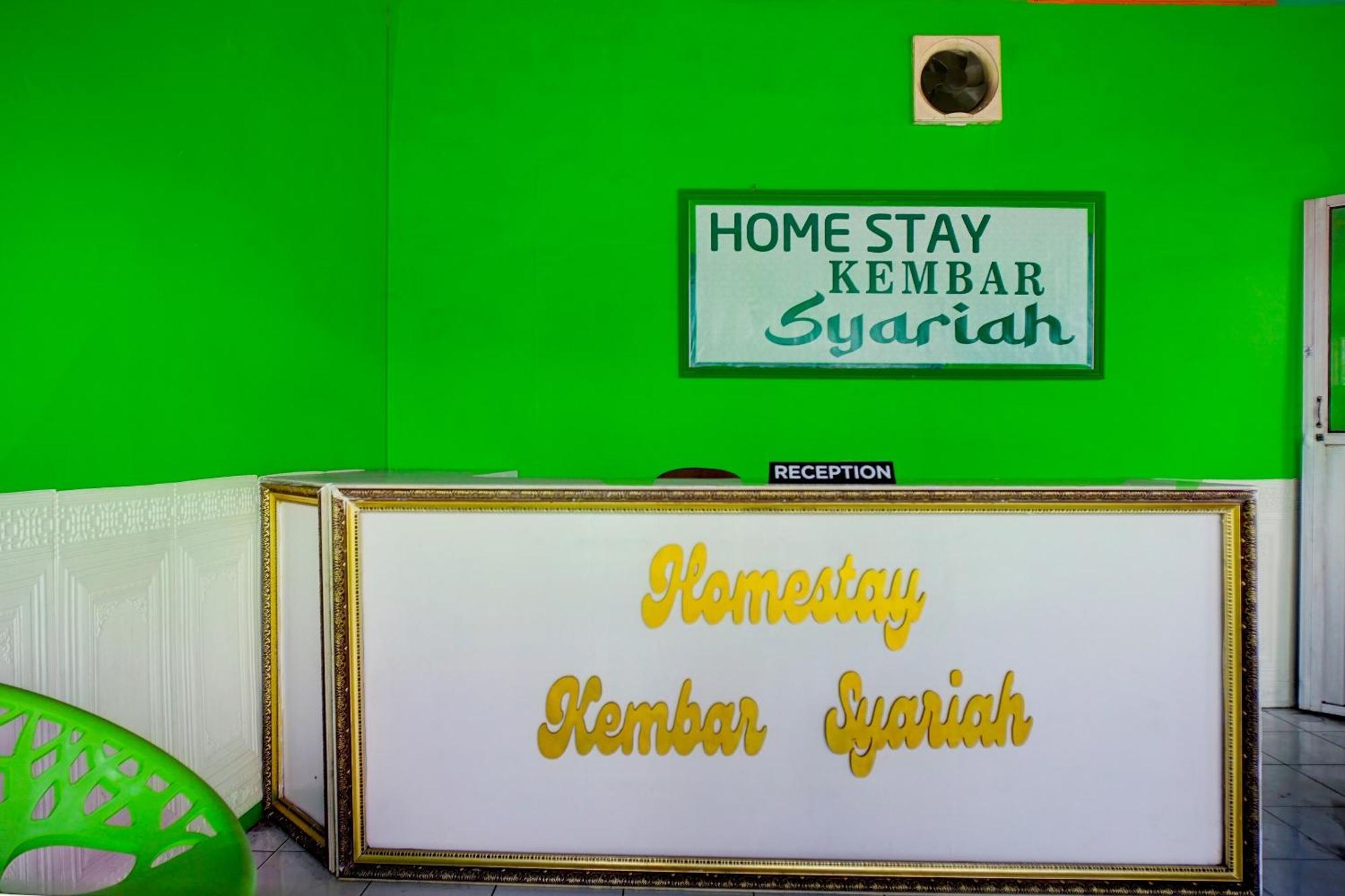 Oyo 93071 Home Stay Kembar Syariah Binjai Exterior photo