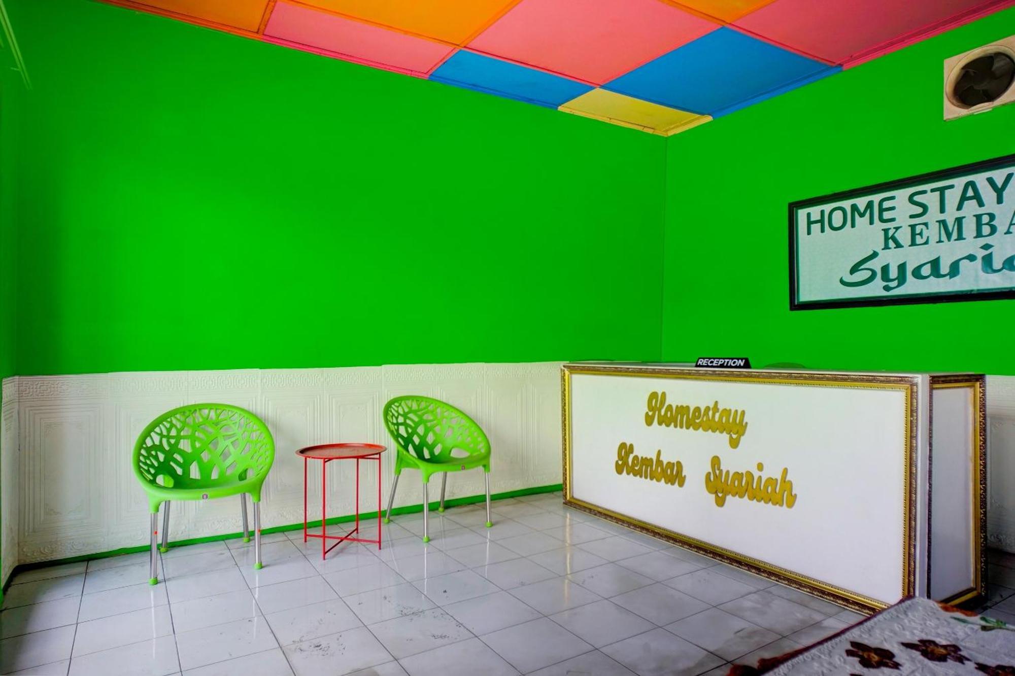 Oyo 93071 Home Stay Kembar Syariah Binjai Exterior photo